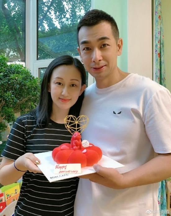 赵文卓结婚13周年 赵文卓老婆是谁？几个孩子？？