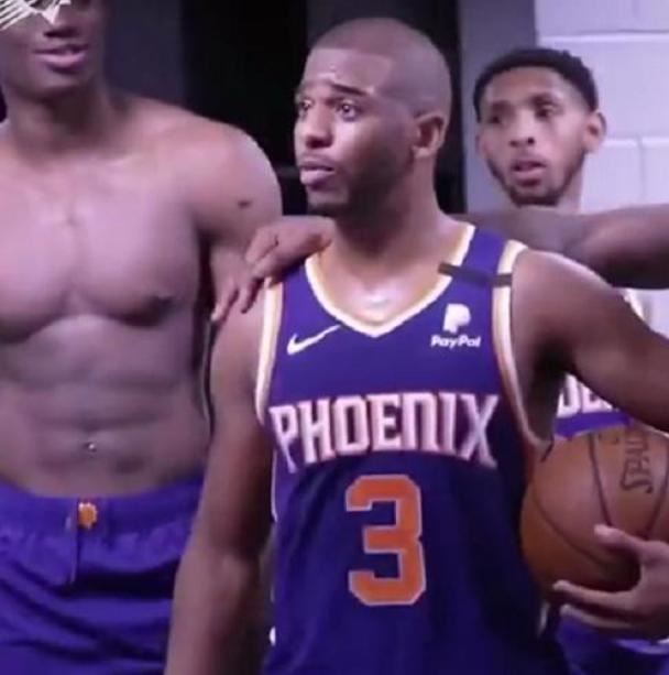 淘汰湖人后，保罗为什么死死拿着球，进行怒吼宣泄呢？