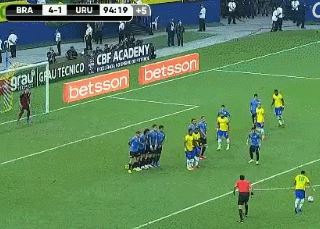 世预赛-内马尔破门苏神定位杀 巴西4-1乌拉圭