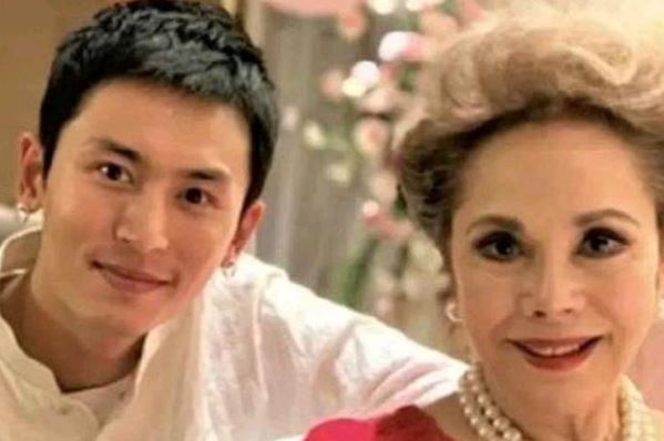 张哲瀚事件始末：亲日还是无知?(张哲瀚事件怎么回事)