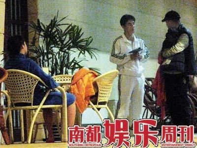 47岁蒋雯丽近照，体态丰腴，老公车震出轨后，被曝包养小鲜肉