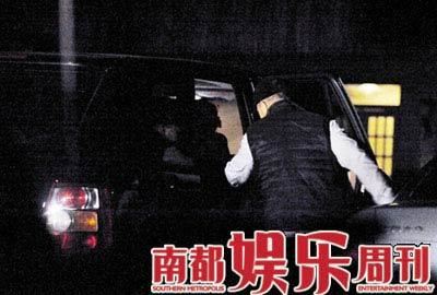 47岁蒋雯丽近照，体态丰腴，老公车震出轨后，被曝包养小鲜肉