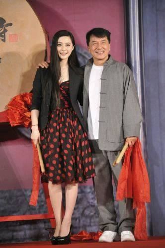 盘点成龙与范冰冰的十大亲密照（图）