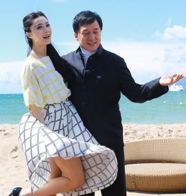 盘点成龙与范冰冰的十大亲密照（图）