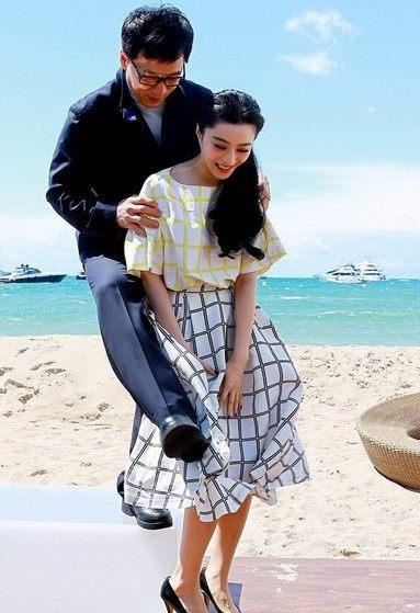 盘点成龙与范冰冰的十大亲密照（图）