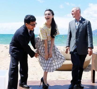 盘点成龙与范冰冰的十大亲密照（图）