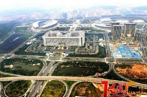 网友吐槽奢华济南政府大楼：造价40亿 有40多部电梯
