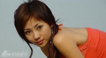 柳岩整容前旧照爆乳走光露底照(图)