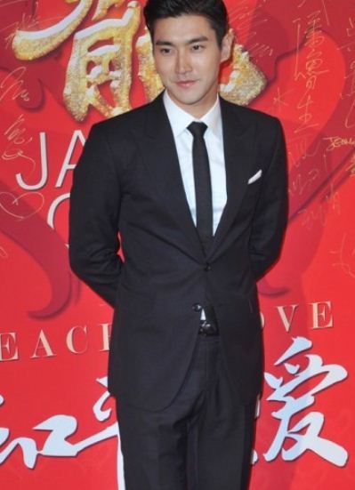 实拍成龙60岁生日宴（图）