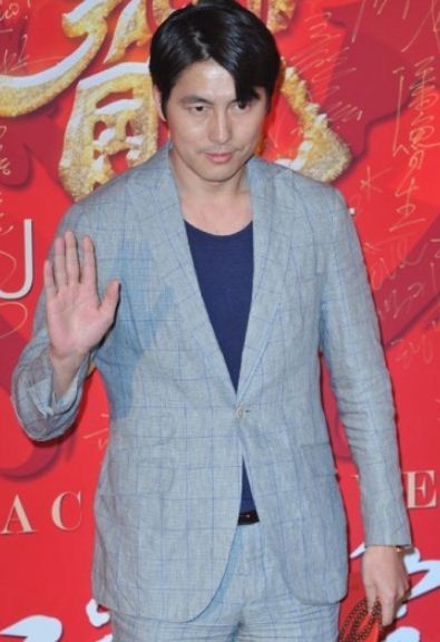 实拍成龙60岁生日宴（图）