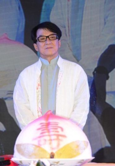 实拍成龙60岁生日宴（图）