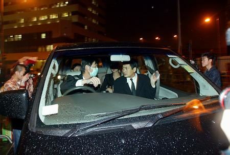 张国荣出殡现场百位大牌明星哀悼（图）