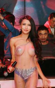 艳星龚玥菲疑似卖淫昔日不雅照曝光