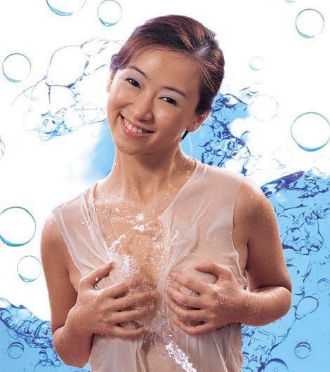 45岁翁虹早年大尺度​裸露艳照曝光（图）