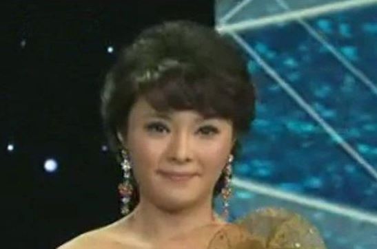 张曙光情妇歌唱演员罗菲美艳照曝光（图）