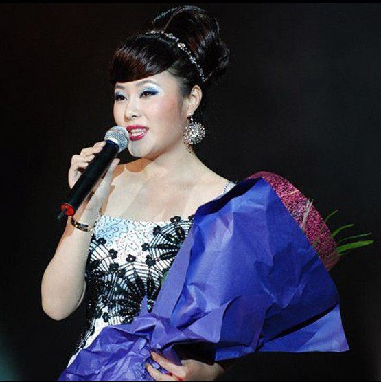 张曙光情妇歌唱演员罗菲美艳照曝光（图）