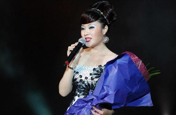 张曙光情妇歌唱演员罗菲美艳照曝光（图）