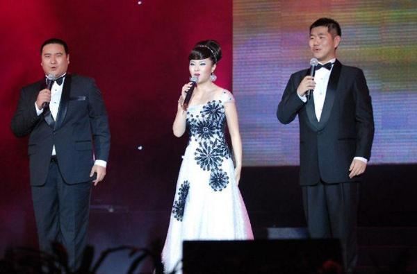 张曙光情妇歌唱演员罗菲美艳照曝光（图）