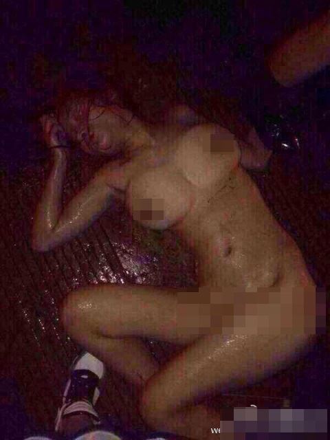 原配酒吧抓小三却被小三扒光扔街头 (图)