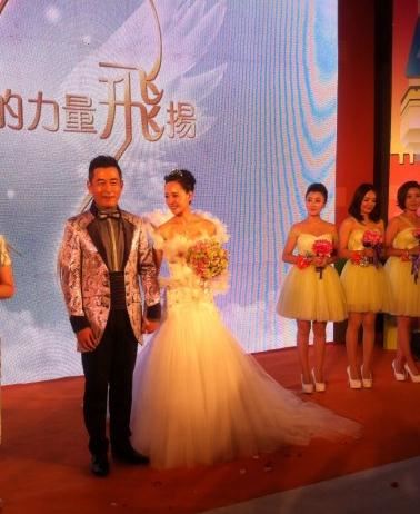 48岁王志飞与张定涵婚礼现场实拍(图)