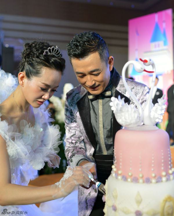 48岁王志飞与张定涵婚礼现场实拍(图)