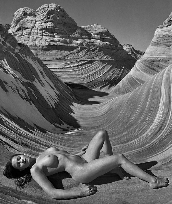 美国加州女性裸体攀岩（组图）