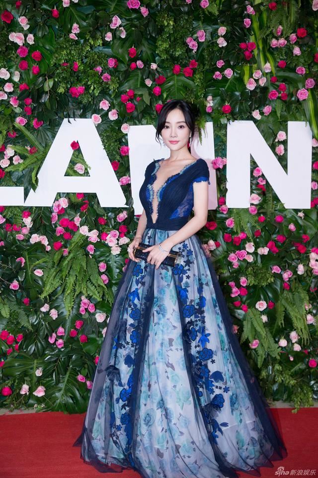 胸又不见了？扒扒辣妈李小璐匪夷所思的“胸”路历程