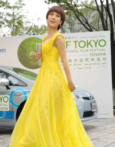 32岁马苏大尺度爆乳走光的惊艳瞬间（图）