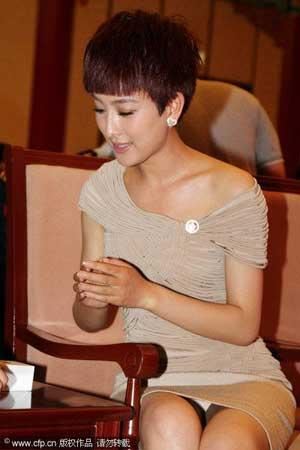 32岁马苏大尺度爆乳走光的惊艳瞬间（图）