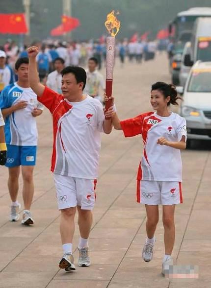 郭德纲睡女记者丑闻疯传，美女主播徐春妮为何急于澄清