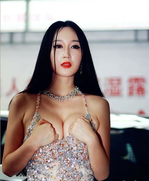 秒杀宅男的十大新生代波霸女星（图）