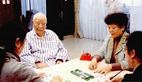 揭秘中共仍健在元老近况