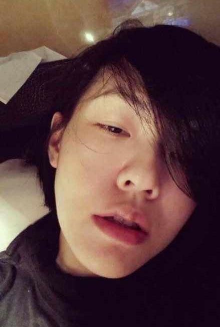 小S自拍“高潮眼”床照再掀情色风暴（图）