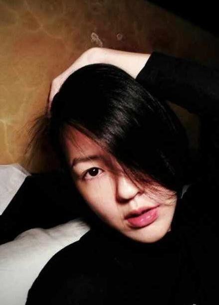 小S自拍“高潮眼”床照再掀情色风暴（图）