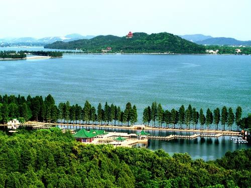 中国大学校园里的十个最美湖泊【组图】