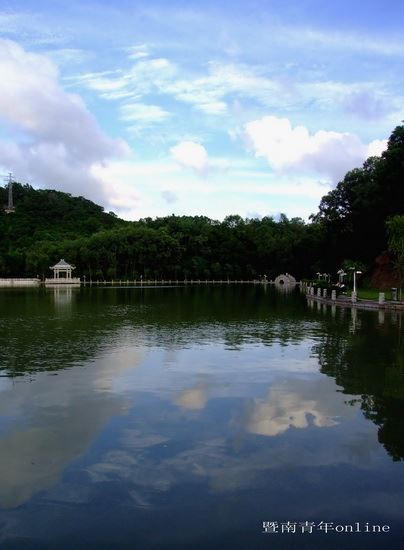 中国大学校园里的十个最美湖泊【组图】