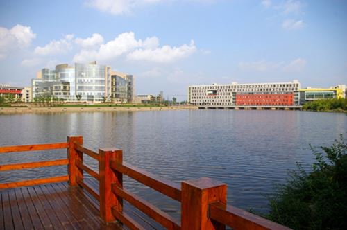 中国大学校园里的十个最美湖泊【组图】