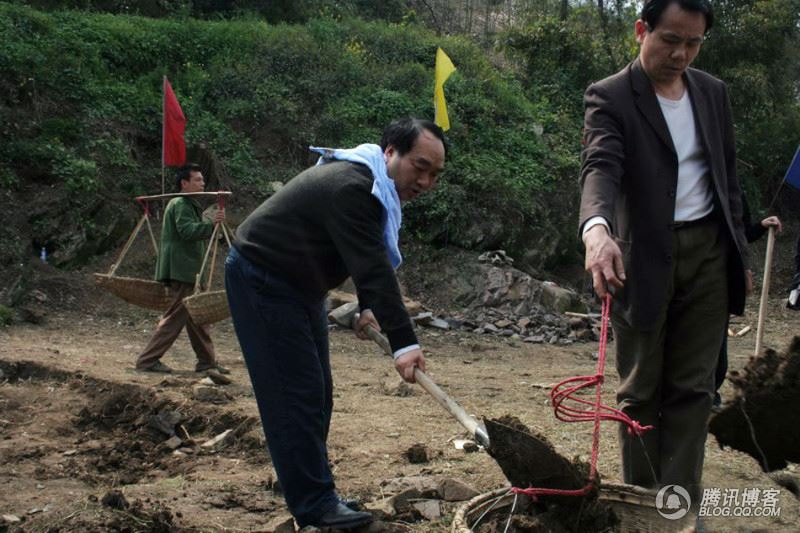 张俊以：雷政富罕见照【图】