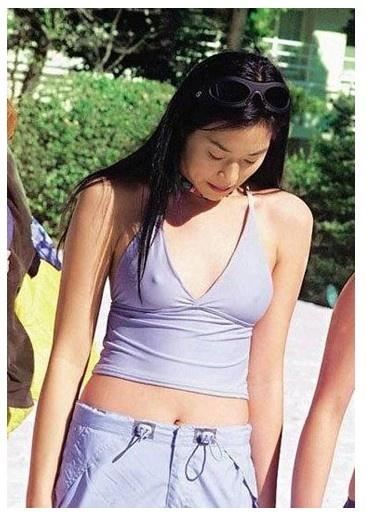 十大女星喷血凸点照谁最诱人？（图）