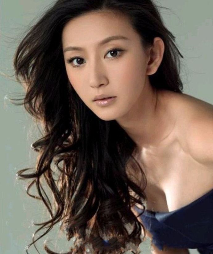 唐一菲最火辣的25张性感照片大曝光