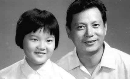 陈凯歌前妻洪晃旧照曝光 清纯不输周迅！