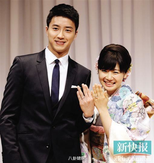 福原爱江宏杰婚纱照来啦！爱酱抹胸大秀事业线两人情史揭秘