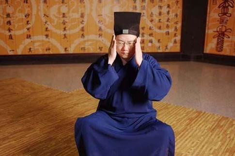 “道长李一”骗财骗色，江湖本色