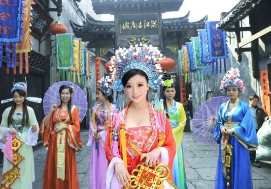 美女火车实习生爆乳性感照走红网络(图)