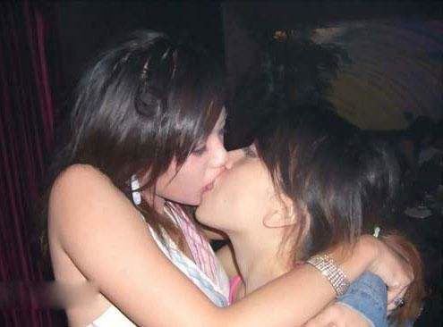 离异少妇骗大学生,好色必失财