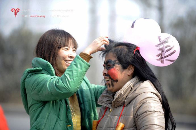 ■实拍•湖北襄阳街头迎亲惊现“烧火佬”