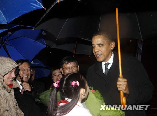 奥巴马抵上海 中国驻美大使和上海副市长接机