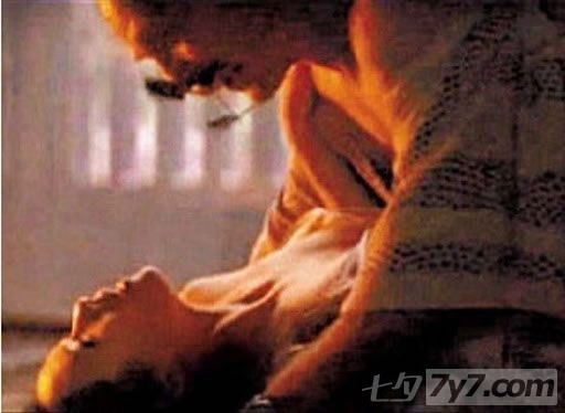 女明星为了演艺事业甘愿被“强暴”