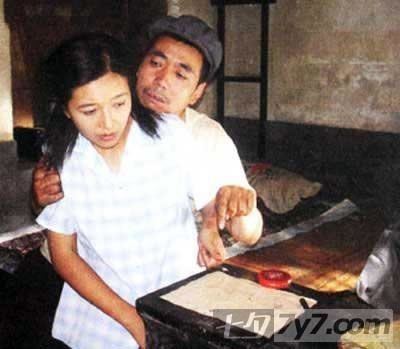 女明星为了演艺事业甘愿被“强暴”