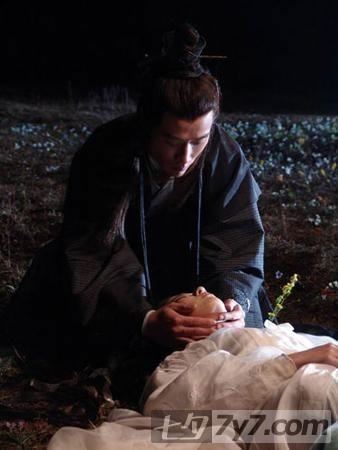 女明星为了演艺事业甘愿被“强暴”